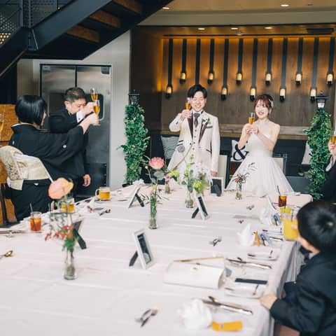 家族挙式→会食でアットホームウエディング(10名)