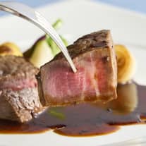 ■豪華試食をプレゼント!国産牛フィレ肉&輝き溢れるスペシャリテをご堪能ください