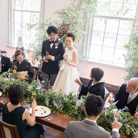 【公式】ティアラ ザ クラシッククラブ｜登録有形文化財で叶う少人数ウェディングと家族挙式