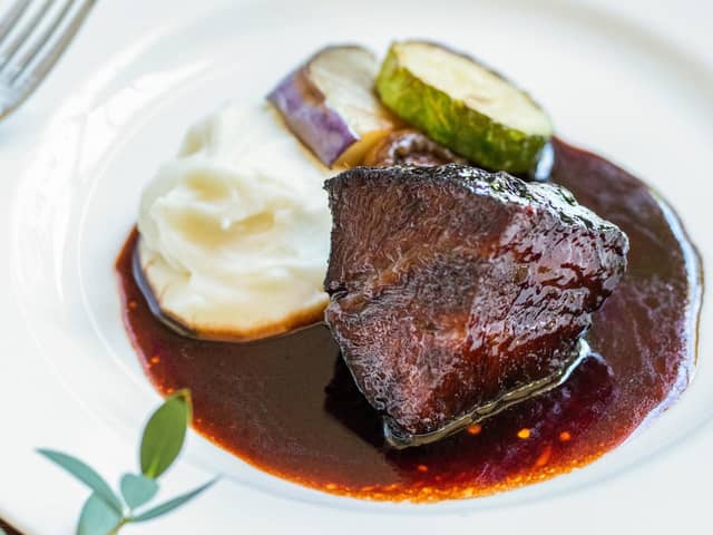 【公式】ティアラ ザ クラシッククラブ|登録有形文化財で叶う少人数ウェディングと家族挙式