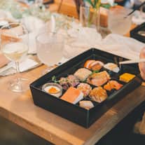 結婚式のお料理一部を詰めたこだわりのお弁当プレゼント